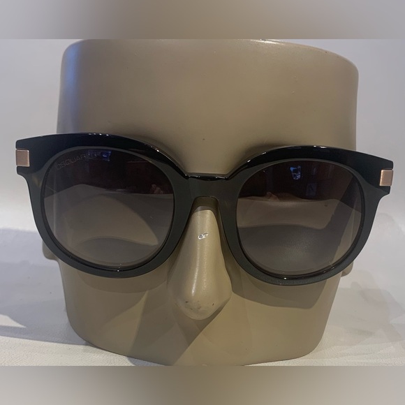 New Women’s Dsquared2 Sunglasses